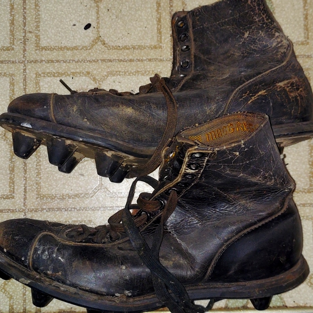 Vintage 1950s MacGregor football leather men's cleats size 8